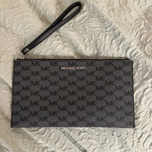 Michael Kors Wristlet